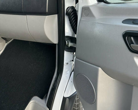 Белый Мерседес Sprinter, объемом двигателя 2.2 л и пробегом 264 тыс. км за 24300 $, фото 25 на Automoto.ua
