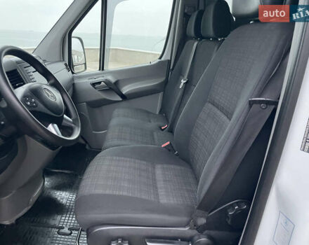 Белый Мерседес Sprinter, объемом двигателя 3 л и пробегом 300 тыс. км за 29500 $, фото 72 на Automoto.ua