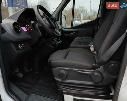 Белый Мерседес Sprinter, объемом двигателя 2.14 л и пробегом 386 тыс. км за 23600 $, фото 12 на Automoto.ua