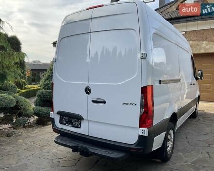 Белый Мерседес Sprinter, объемом двигателя 2.2 л и пробегом 169 тыс. км за 21499 $, фото 5 на Automoto.ua