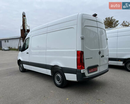 Белый Мерседес Sprinter, объемом двигателя 2.2 л и пробегом 237 тыс. км за 23500 $, фото 5 на Automoto.ua