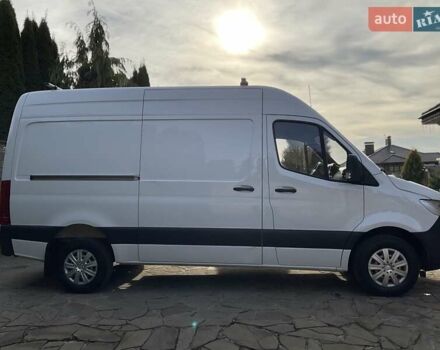 Белый Мерседес Sprinter, объемом двигателя 2.2 л и пробегом 169 тыс. км за 21499 $, фото 3 на Automoto.ua