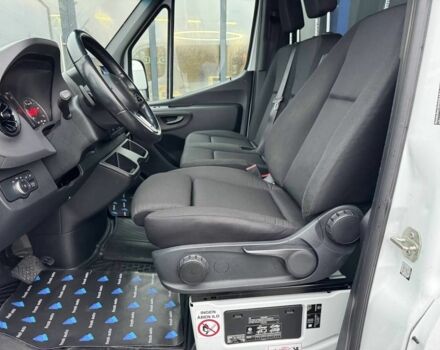 Белый Мерседес Sprinter, объемом двигателя 2.2 л и пробегом 200 тыс. км за 28900 $, фото 3 на Automoto.ua