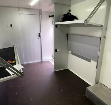 Белый Мерседес Sprinter, объемом двигателя 2.14 л и пробегом 156 тыс. км за 25600 $, фото 6 на Automoto.ua