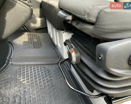 Белый Мерседес Sprinter, объемом двигателя 2.2 л и пробегом 169 тыс. км за 21499 $, фото 18 на Automoto.ua