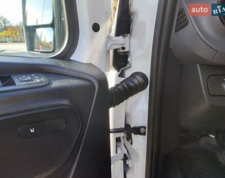 Белый Мерседес Sprinter, объемом двигателя 2.2 л и пробегом 273 тыс. км за 27800 $, фото 24 на Automoto.ua