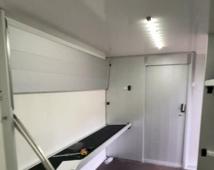 Белый Мерседес Sprinter, объемом двигателя 2.14 л и пробегом 156 тыс. км за 25600 $, фото 5 на Automoto.ua