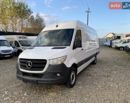 Белый Мерседес Sprinter, объемом двигателя 2.2 л и пробегом 165 тыс. км за 23350 $, фото 4 на Automoto.ua