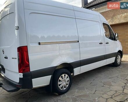 Белый Мерседес Sprinter, объемом двигателя 2.2 л и пробегом 169 тыс. км за 21499 $, фото 4 на Automoto.ua