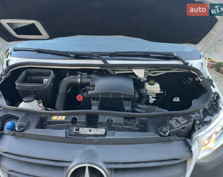 Білий Мерседес Sprinter, об'ємом двигуна 2.14 л та пробігом 300 тис. км за 22900 $, фото 82 на Automoto.ua