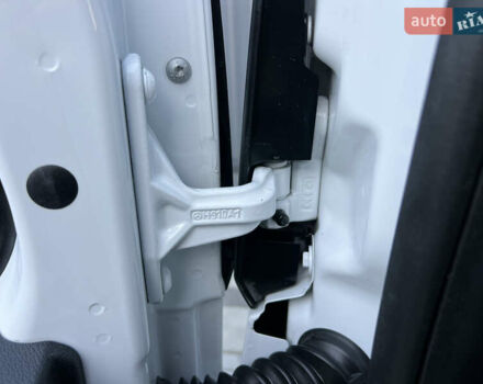 Белый Мерседес Sprinter, объемом двигателя 2.2 л и пробегом 203 тыс. км за 23800 $, фото 172 на Automoto.ua