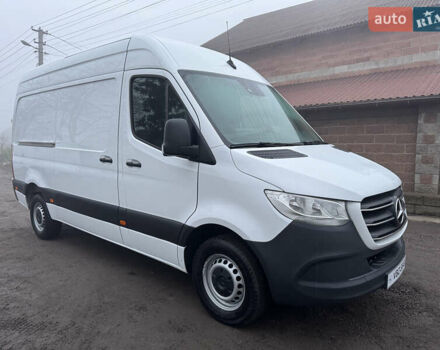 Белый Мерседес Sprinter, объемом двигателя 2.2 л и пробегом 297 тыс. км за 24700 $, фото 1 на Automoto.ua