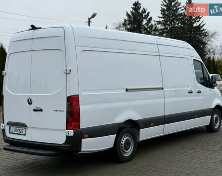 Белый Мерседес Sprinter, объемом двигателя 2.2 л и пробегом 268 тыс. км за 23800 $, фото 2 на Automoto.ua