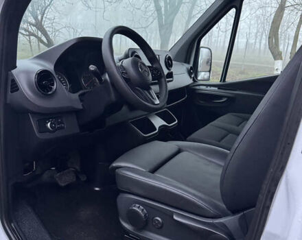 Белый Мерседес Sprinter, объемом двигателя 2.2 л и пробегом 297 тыс. км за 24700 $, фото 24 на Automoto.ua