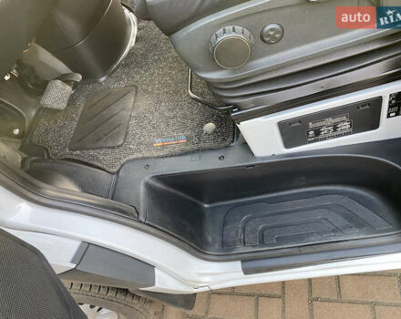 Белый Мерседес Sprinter, объемом двигателя 2.2 л и пробегом 270 тыс. км за 24800 $, фото 18 на Automoto.ua