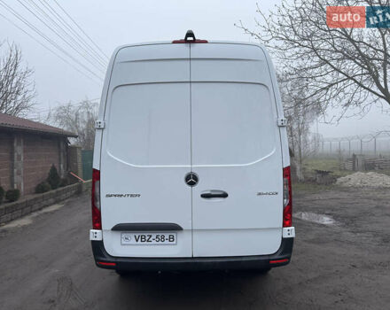 Белый Мерседес Sprinter, объемом двигателя 2.2 л и пробегом 297 тыс. км за 24700 $, фото 14 на Automoto.ua