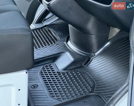 Белый Мерседес Sprinter, объемом двигателя 2.2 л и пробегом 203 тыс. км за 23800 $, фото 132 на Automoto.ua