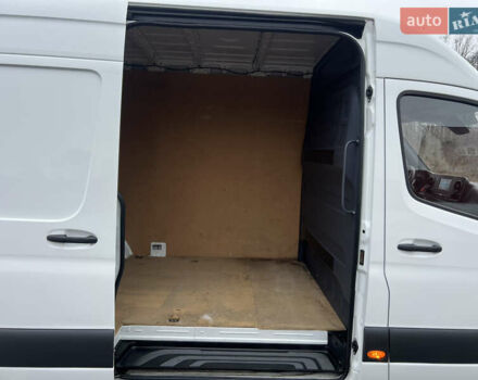 Белый Мерседес Sprinter, объемом двигателя 2.2 л и пробегом 250 тыс. км за 21555 $, фото 20 на Automoto.ua
