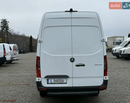 Белый Мерседес Sprinter, объемом двигателя 2.2 л и пробегом 268 тыс. км за 23800 $, фото 3 на Automoto.ua