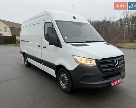 Белый Мерседес Sprinter, объемом двигателя 2.2 л и пробегом 250 тыс. км за 21555 $, фото 2 на Automoto.ua