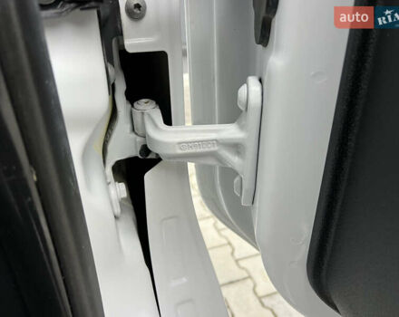 Білий Мерседес Sprinter, об'ємом двигуна 2.2 л та пробігом 249 тис. км за 23900 $, фото 148 на Automoto.ua