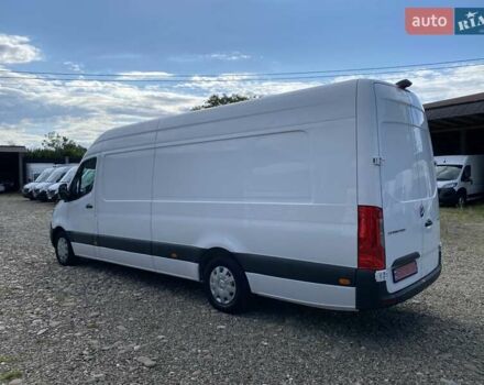 Белый Мерседес Sprinter, объемом двигателя 2.2 л и пробегом 198 тыс. км за 27999 $, фото 3 на Automoto.ua