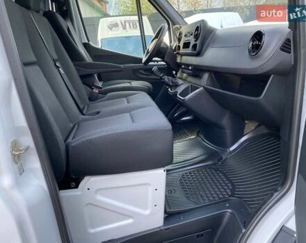 Белый Мерседес Sprinter, объемом двигателя 2.2 л и пробегом 150 тыс. км за 23370 $, фото 42 на Automoto.ua