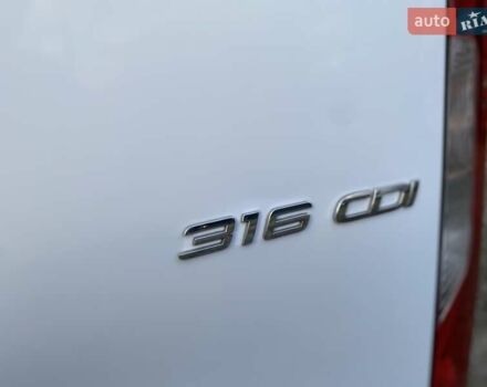 Белый Мерседес Sprinter, объемом двигателя 2.2 л и пробегом 150 тыс. км за 23370 $, фото 32 на Automoto.ua