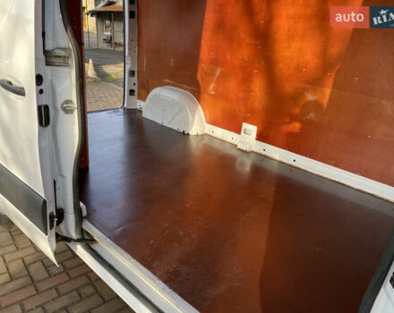 Белый Мерседес Sprinter, объемом двигателя 2.2 л и пробегом 270 тыс. км за 24800 $, фото 15 на Automoto.ua