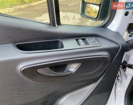 Белый Мерседес Sprinter, объемом двигателя 2.2 л и пробегом 270 тыс. км за 24800 $, фото 11 на Automoto.ua