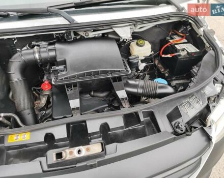 Белый Мерседес Sprinter, объемом двигателя 2.2 л и пробегом 246 тыс. км за 25700 $, фото 7 на Automoto.ua