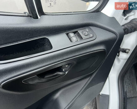 Белый Мерседес Sprinter, объемом двигателя 2.2 л и пробегом 250 тыс. км за 21555 $, фото 10 на Automoto.ua
