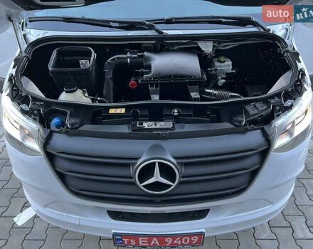 Белый Мерседес Sprinter, объемом двигателя 2.2 л и пробегом 203 тыс. км за 23800 $, фото 181 на Automoto.ua