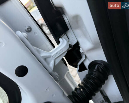 Білий Мерседес Sprinter, об'ємом двигуна 3 л та пробігом 260 тис. км за 34800 $, фото 29 на Automoto.ua