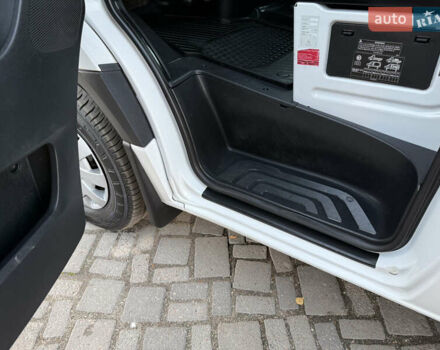 Білий Мерседес Sprinter, об'ємом двигуна 3 л та пробігом 260 тис. км за 34800 $, фото 53 на Automoto.ua