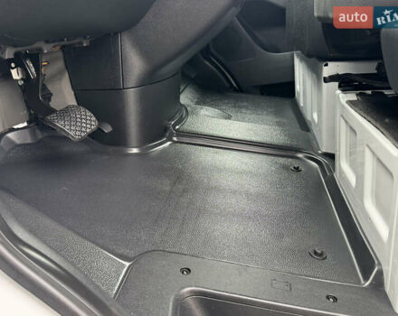 Белый Мерседес Sprinter, объемом двигателя 2.14 л и пробегом 256 тыс. км за 26900 $, фото 29 на Automoto.ua