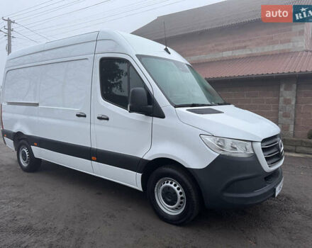 Белый Мерседес Sprinter, объемом двигателя 2.2 л и пробегом 297 тыс. км за 24700 $, фото 3 на Automoto.ua