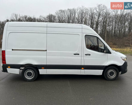 Белый Мерседес Sprinter, объемом двигателя 2.2 л и пробегом 250 тыс. км за 21555 $, фото 3 на Automoto.ua
