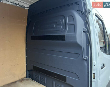 Белый Мерседес Sprinter, объемом двигателя 2.2 л и пробегом 250 тыс. км за 21555 $, фото 21 на Automoto.ua