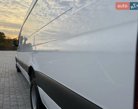 Белый Мерседес Sprinter, объемом двигателя 3 л и пробегом 6 тыс. км за 72000 $, фото 25 на Automoto.ua