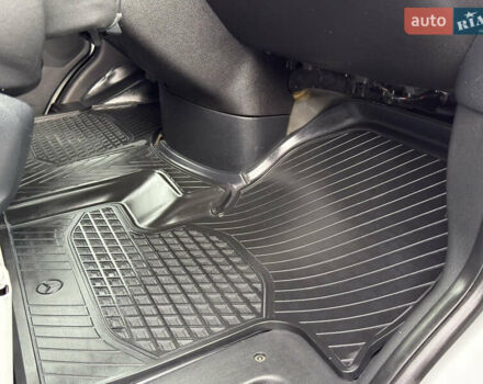 Белый Мерседес Sprinter, объемом двигателя 3 л и пробегом 207 тыс. км за 44500 $, фото 17 на Automoto.ua