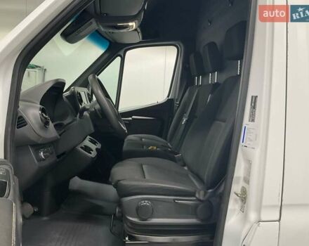 Белый Мерседес Sprinter, объемом двигателя 2 л и пробегом 208 тыс. км за 27000 $, фото 5 на Automoto.ua
