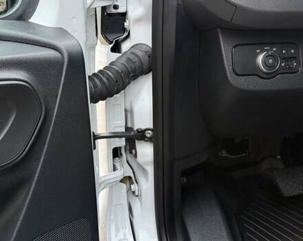 Белый Мерседес Sprinter, объемом двигателя 2 л и пробегом 210 тыс. км за 29850 $, фото 36 на Automoto.ua