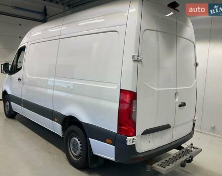 Белый Мерседес Sprinter, объемом двигателя 2 л и пробегом 208 тыс. км за 27000 $, фото 3 на Automoto.ua