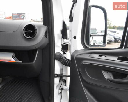 Мерседес Sprinter 2021 в Киеве на Automoto.ua Белый Мерседес Sprinter, объемом двигателя 2.2 л и пробегом 259 тыс. км за 28500 $, фото 45 на Automoto.ua