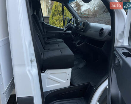Белый Мерседес Sprinter, объемом двигателя 2.2 л и пробегом 179 тыс. км за 31000 $, фото 6 на Automoto.ua
