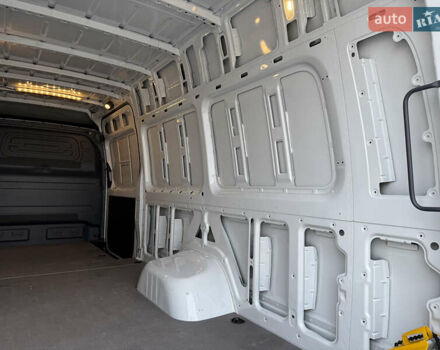 Белый Мерседес Sprinter, объемом двигателя 3 л и пробегом 6 тыс. км за 72000 $, фото 47 на Automoto.ua