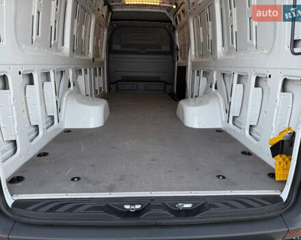 Белый Мерседес Sprinter, объемом двигателя 3 л и пробегом 6 тыс. км за 72000 $, фото 49 на Automoto.ua