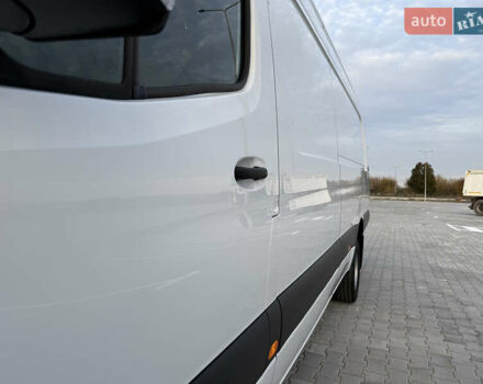 Белый Мерседес Sprinter, объемом двигателя 3 л и пробегом 6 тыс. км за 72000 $, фото 28 на Automoto.ua