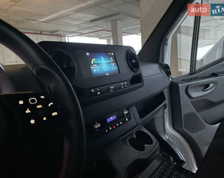 Белый Мерседес Sprinter, объемом двигателя 2 л и пробегом 250 тыс. км за 27900 $, фото 10 на Automoto.ua